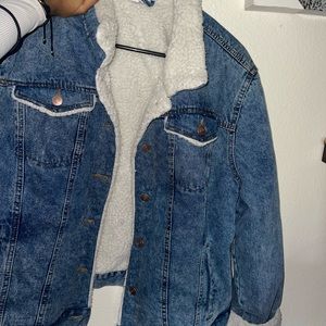 Thick blue Jean jacket with Shepard inside